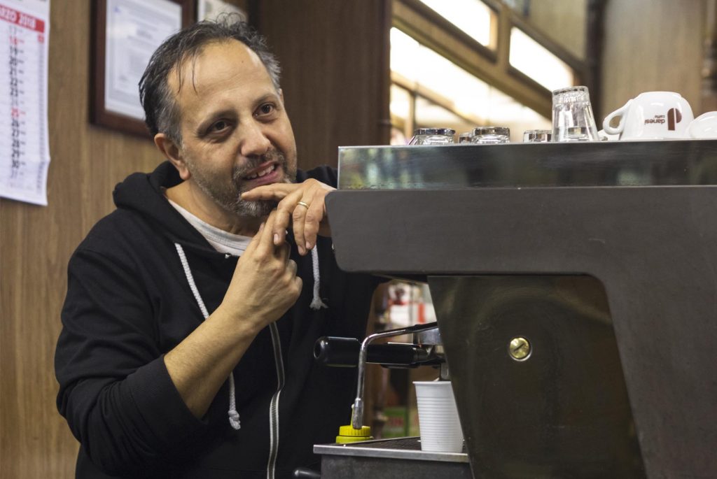 Salvatore Giuffrida dentro il bar fondato dal padre Orazio a Centocelle